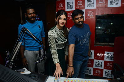 Mahanubhavudu Team At Red FM For Song Launch